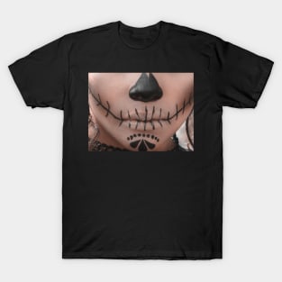 Mask with joker mouth - girl mouth funny scary masks T-Shirt